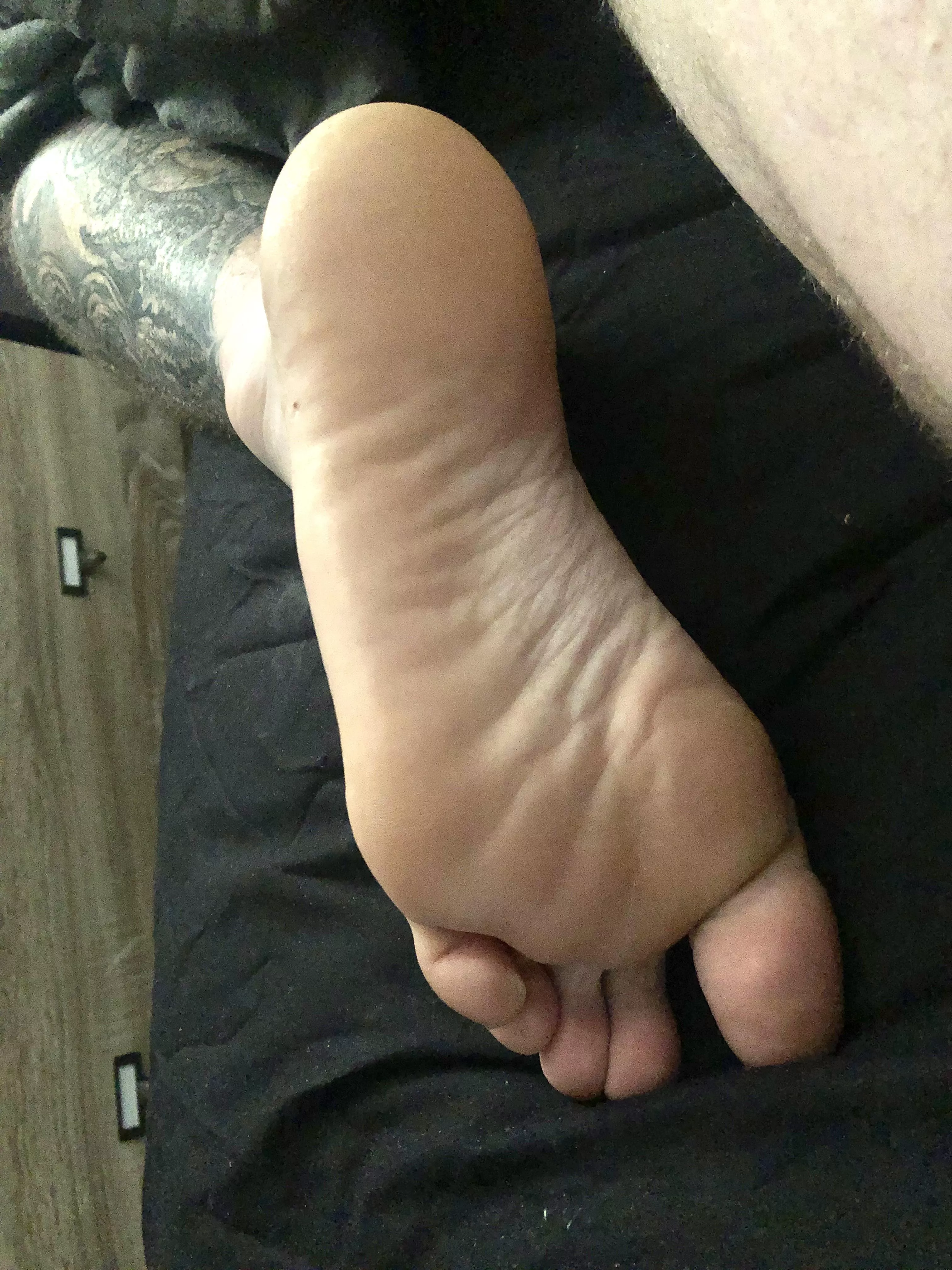 Nibble my bfs foot? Pm open😋