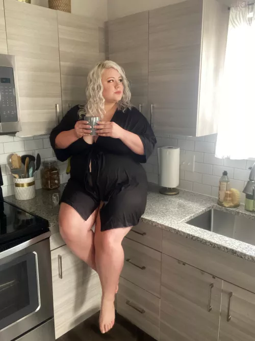 Spread my legs and eat some breakfast while we wait for coffee to brew? 😇☕️