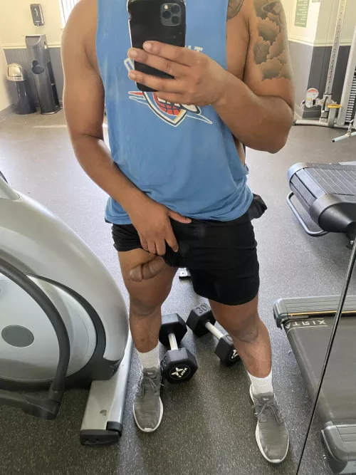 Took my first public nude today in an empty gym, enjoy 😇