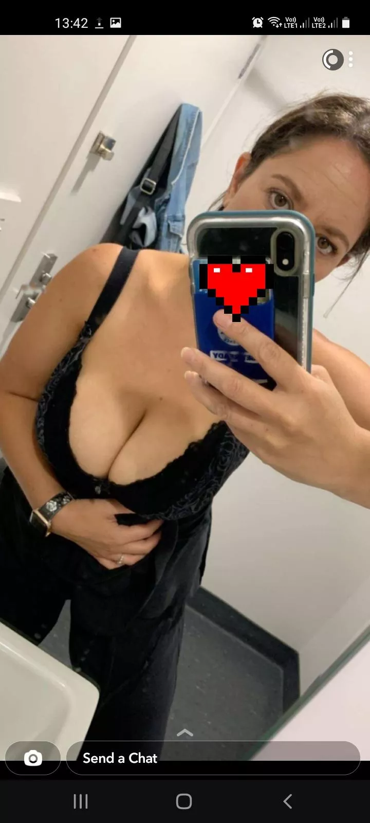 Trading my Kiwi milf for other thick and busty wives, or anyone from NZ 🇳🇿 Send sample to Kik mister.wrench and be ready to verify please