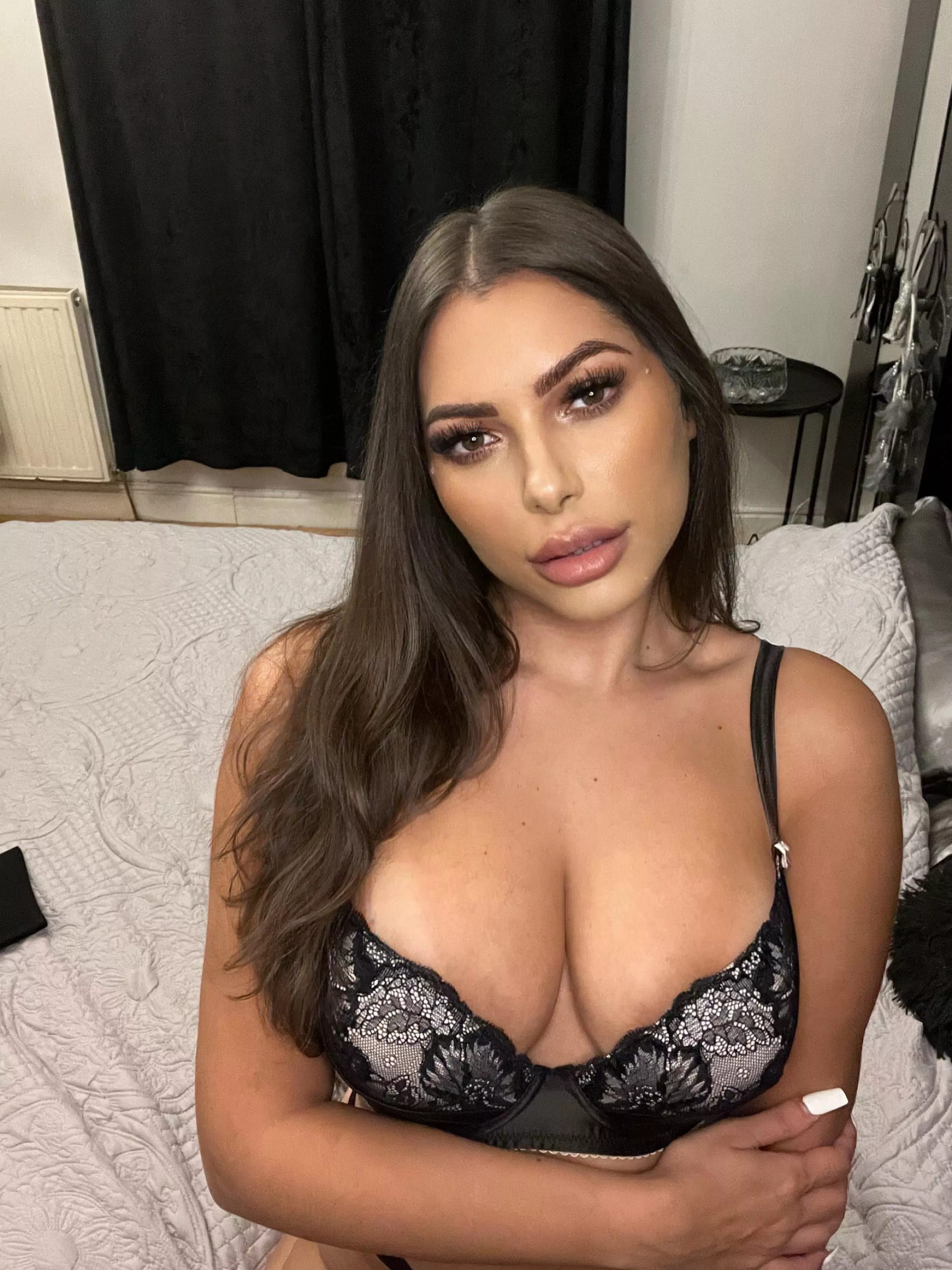 Who wants to be naughty with me?