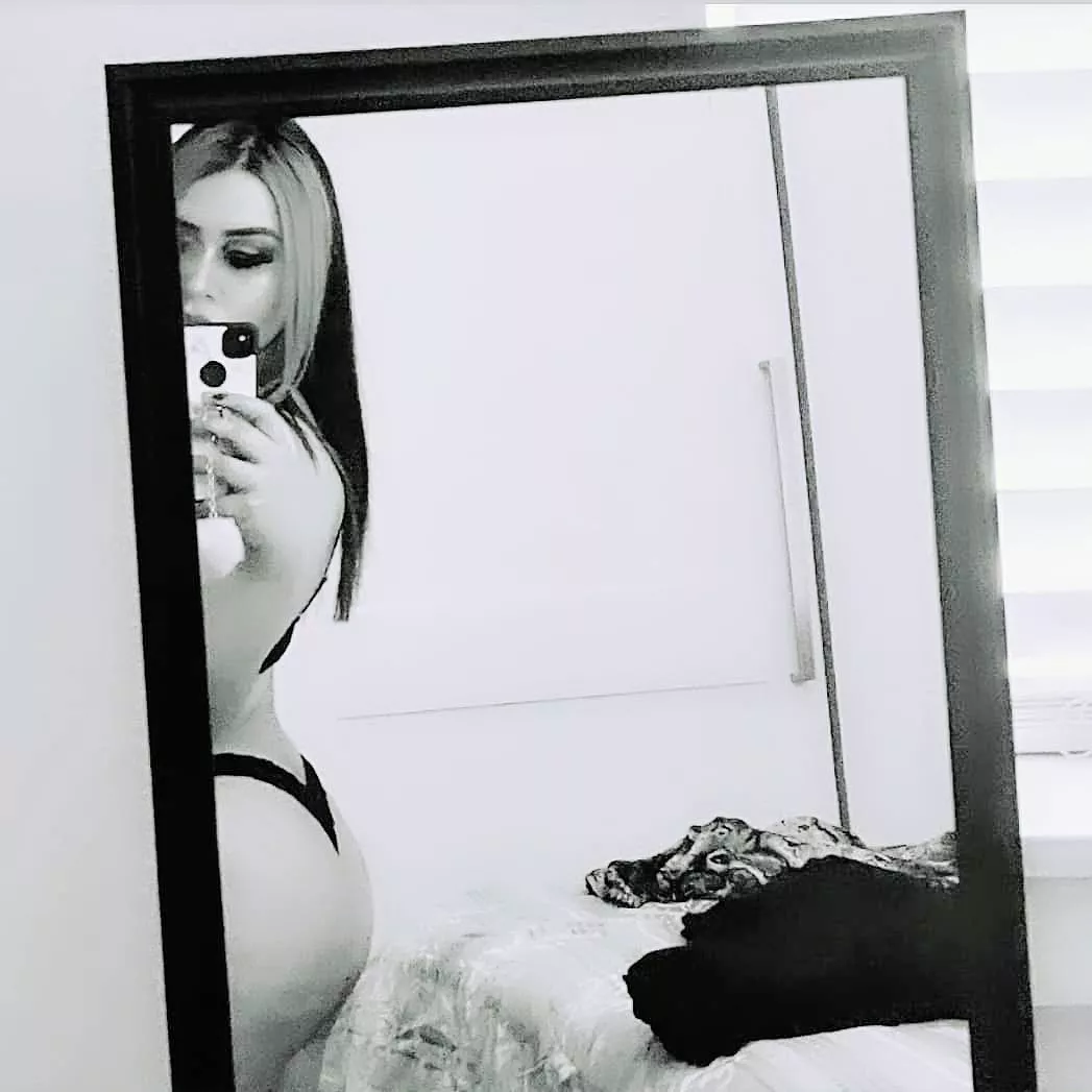 🤘would you say hi to me at a show?🖤