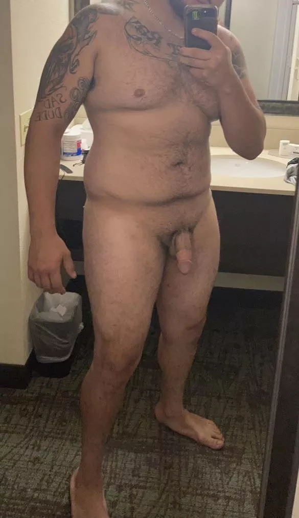 24M 245lbs 6’0” average dad bod, little fit, little not. 😌