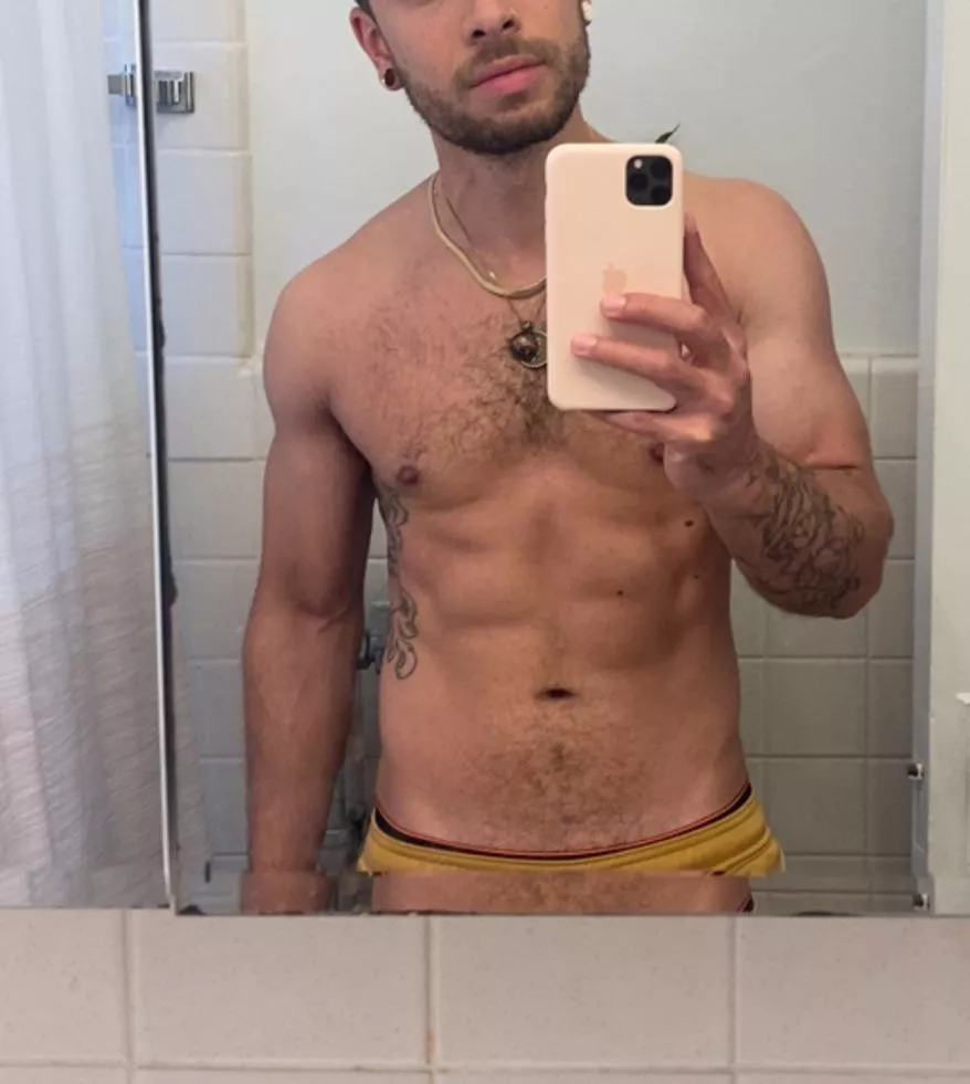 [31] [M] [OC] I’m bored, message me 😎