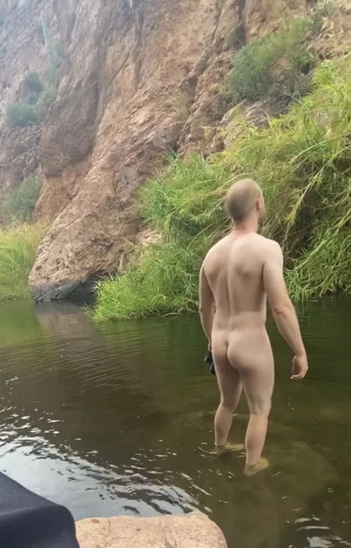 Found a nice spot to tan, just need sunlight now