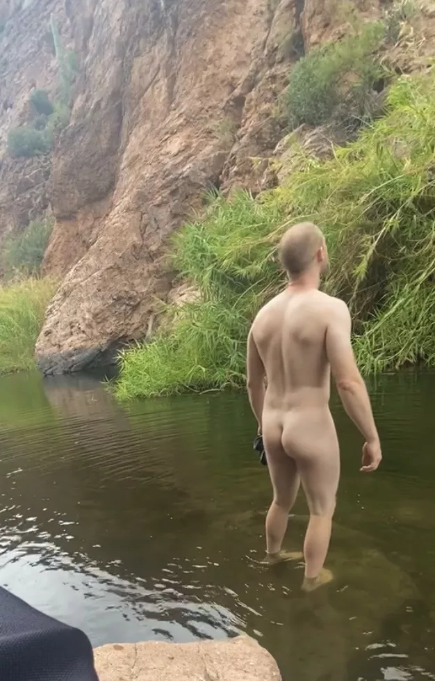 Found a nice spot to tan, just need sunlight now