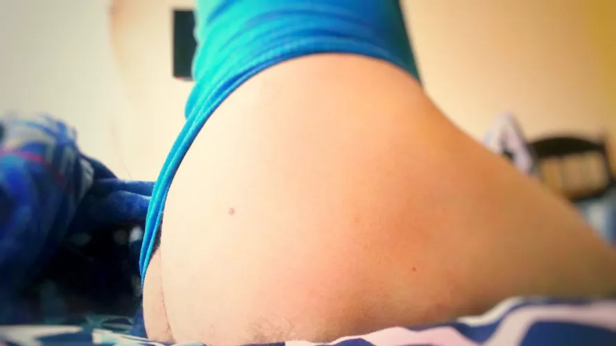 Hi, I'm Lucy and this is my first time posting here this kind of stuff. I have to say I'm not in HRT yet because I don't have money to pay for it and I didn't get medical validation (I have hypothyroidism treatment too). So sometimes my body gets me 