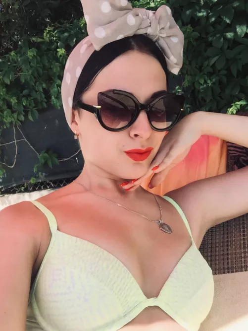 I decided to brown my body a little under the rays of the sun.