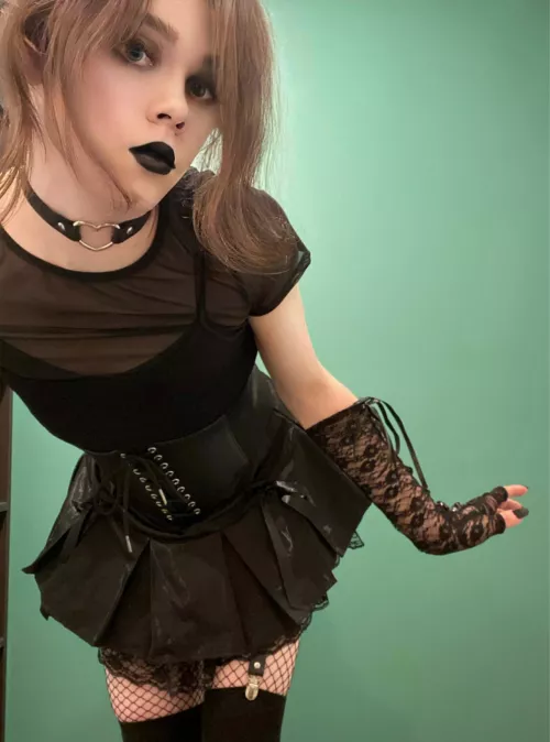 We need more cutesy goth boys, dont you agree?