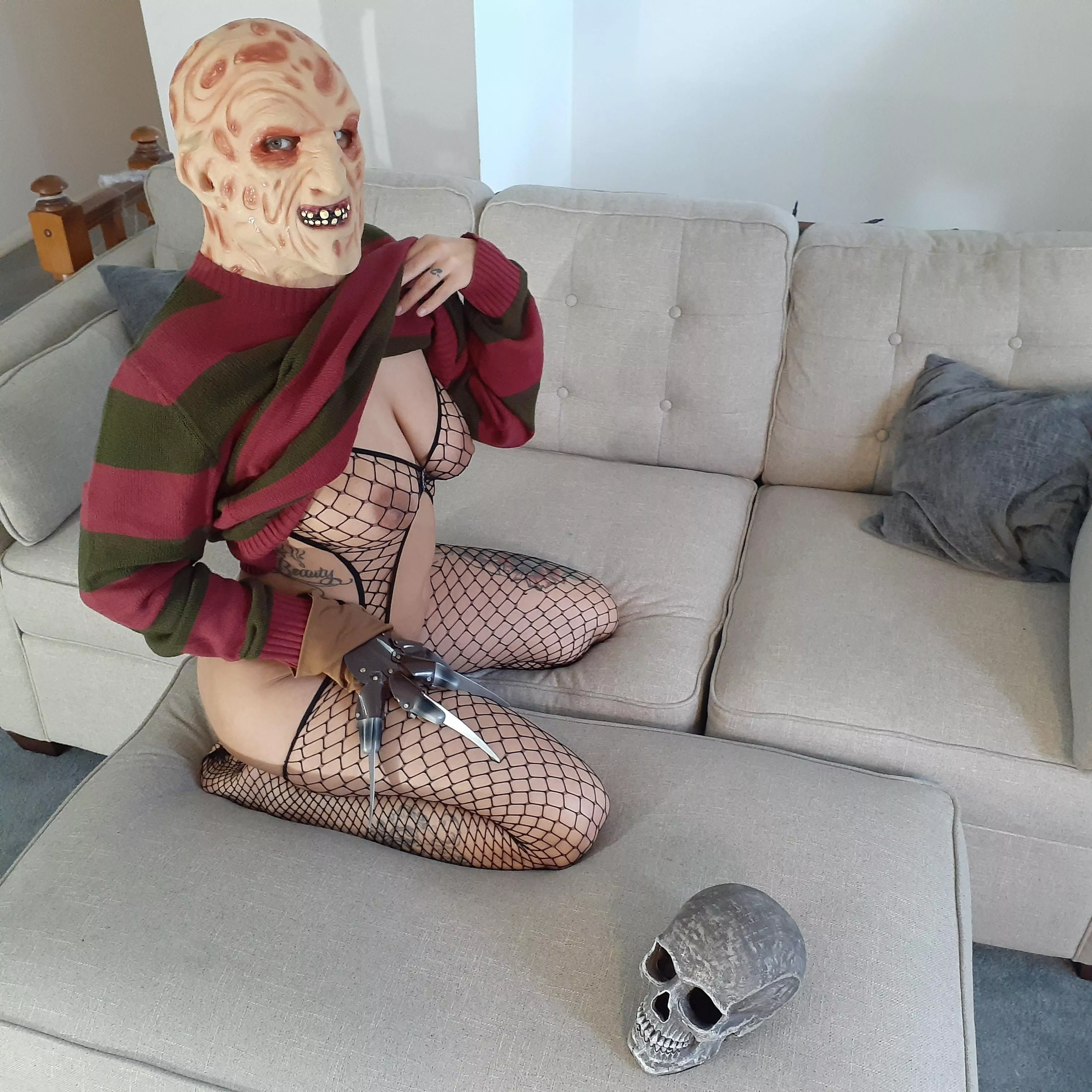 1, 2 Freddys cumming for you...