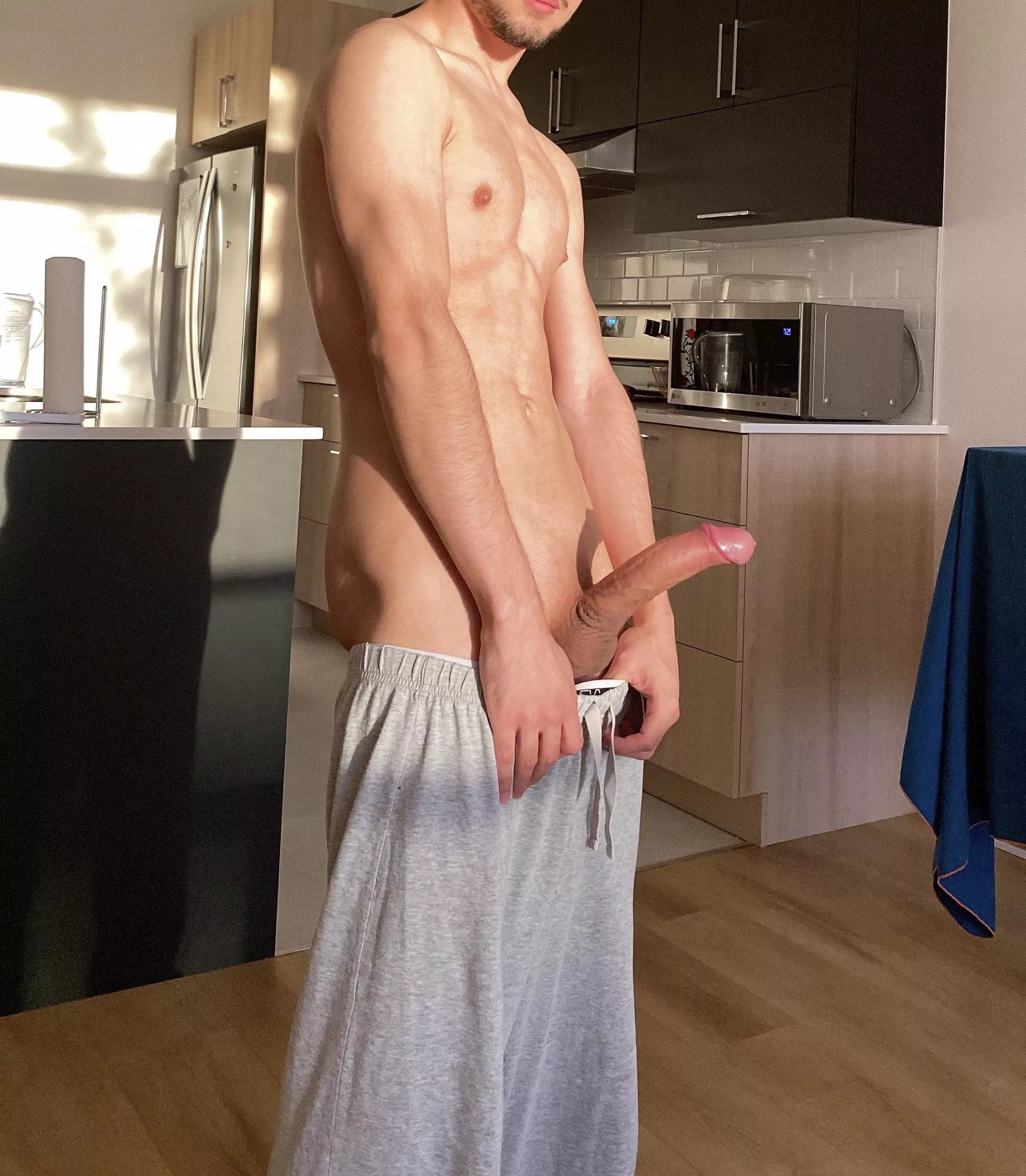 (22) Wanna be my roommate? Maybe I would let you suck it 🍭