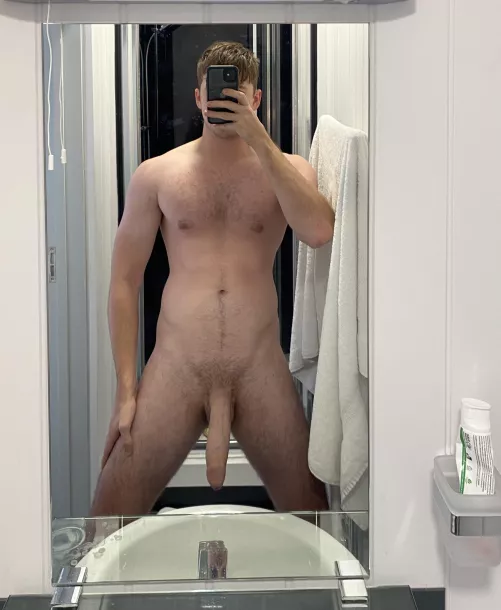 A rare picture of the 3 legged male in the wild