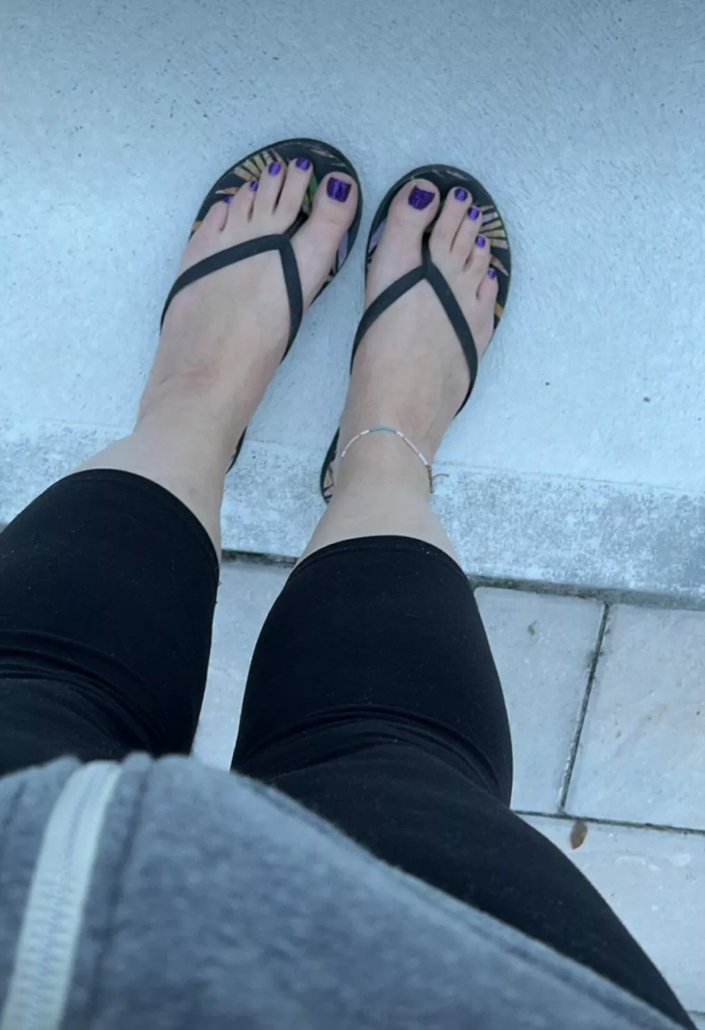 Dark purple polish and pale long toes…. A perfect combination😍