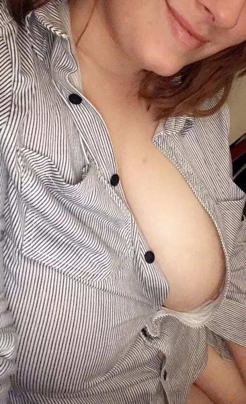 I think they may be a bit too big for this blouse…