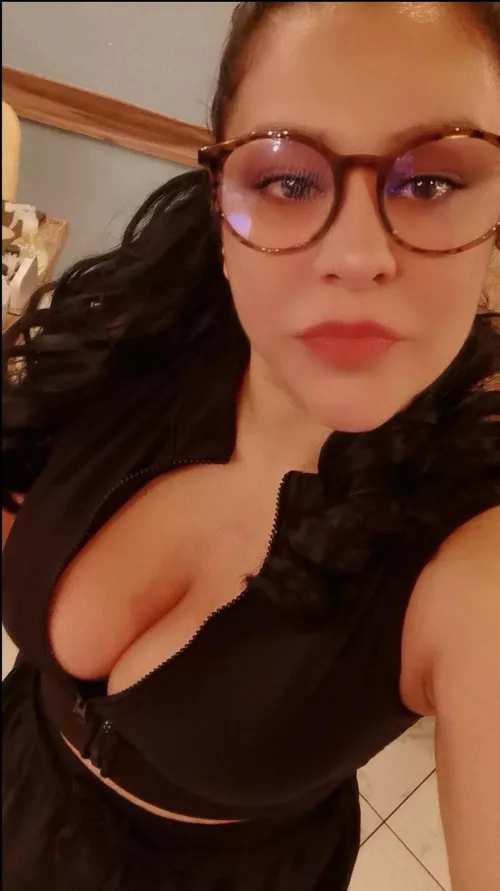 I'm that hot high school teacher you fantasize about every night 🌶️