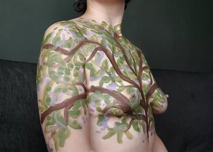 Missing summer... bodypaint on me by me 🤎