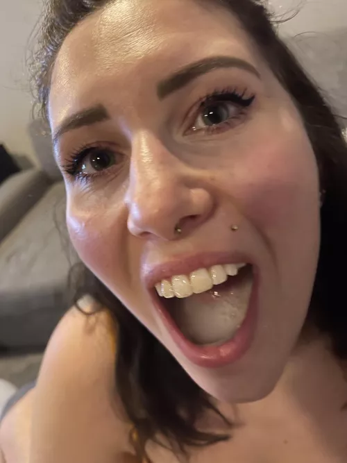 Nice big mouthful 🥰