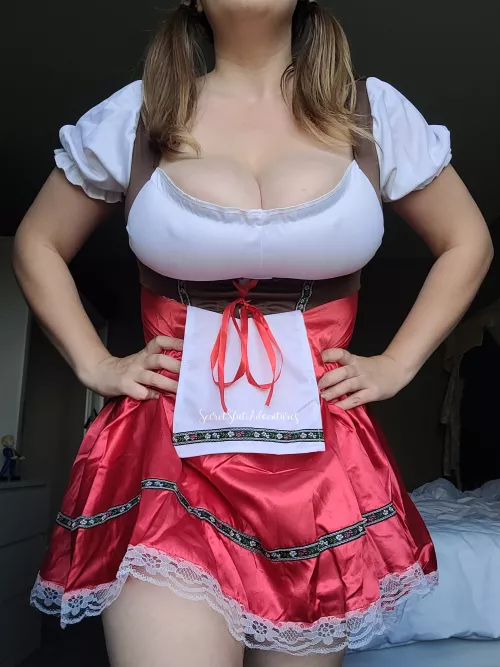 October is my [F]avourite time of year! You bring the steins, I'll bring the jugs 😉