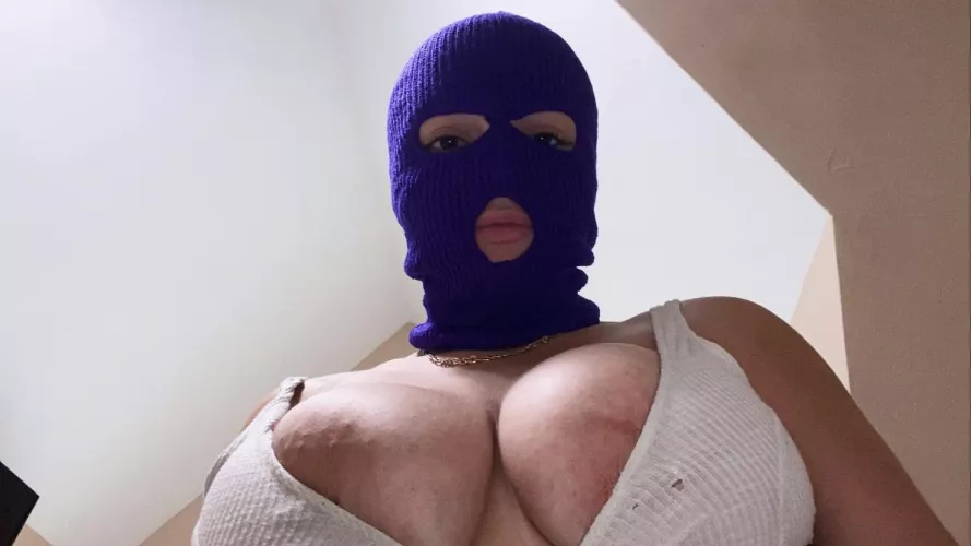 take a lucky guess what my boob size is ….🤫