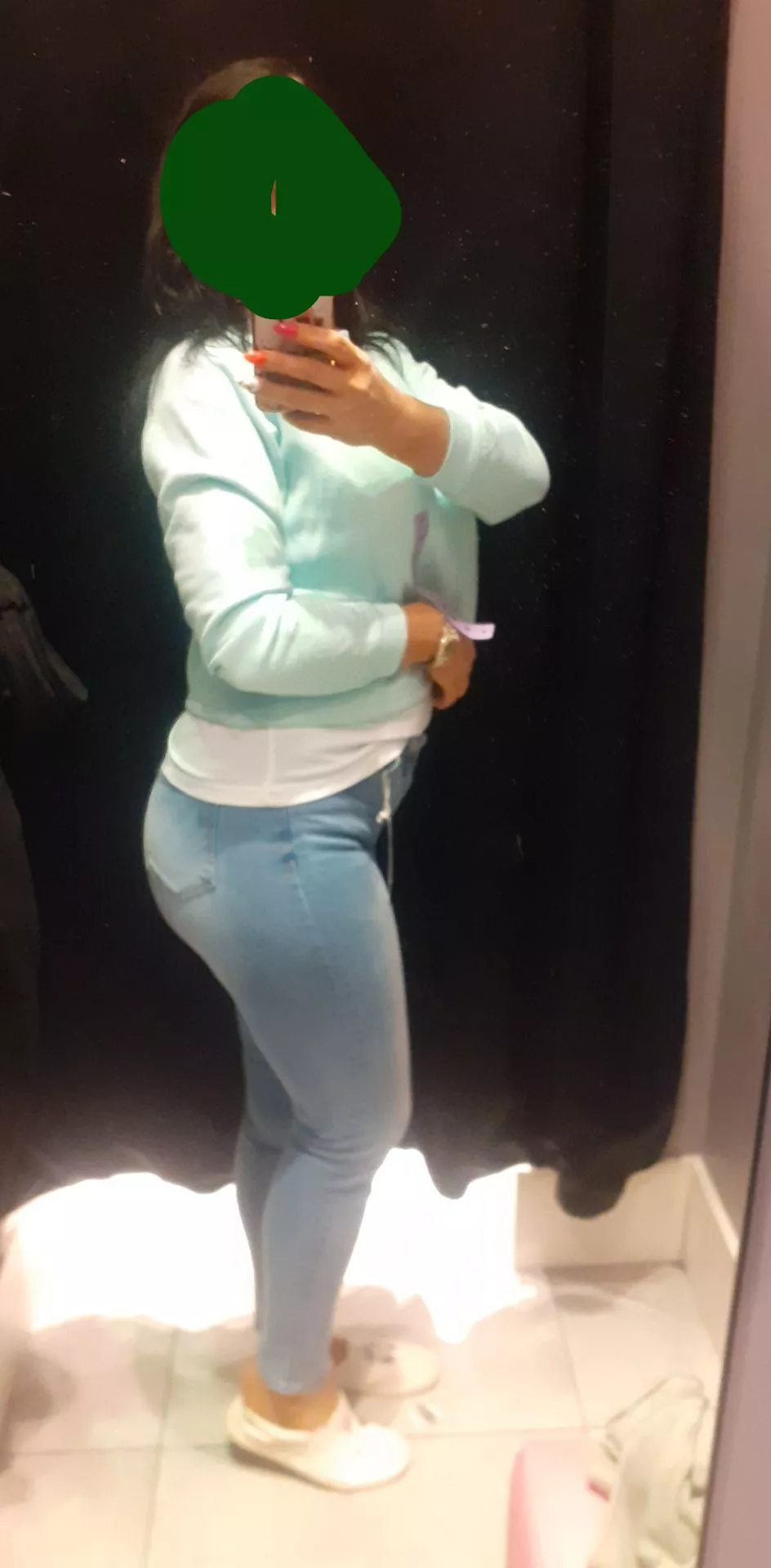 wanna get in with her? 👀