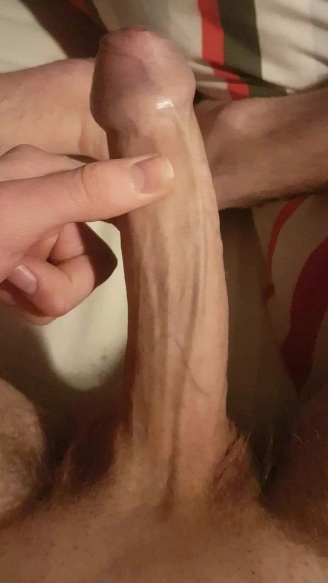 who's like uncut cock?