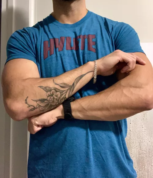 “2 more reps, you got this.”