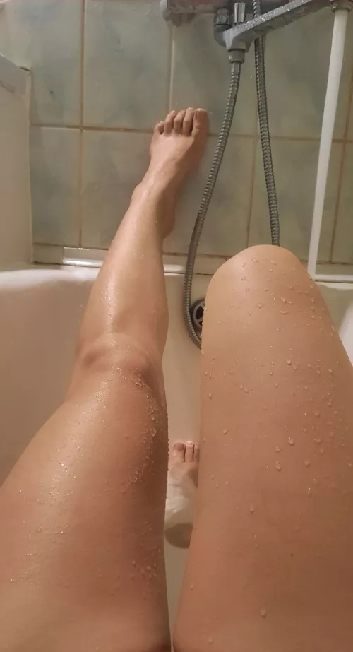 30f, 160cm, 58kg, More of my legs