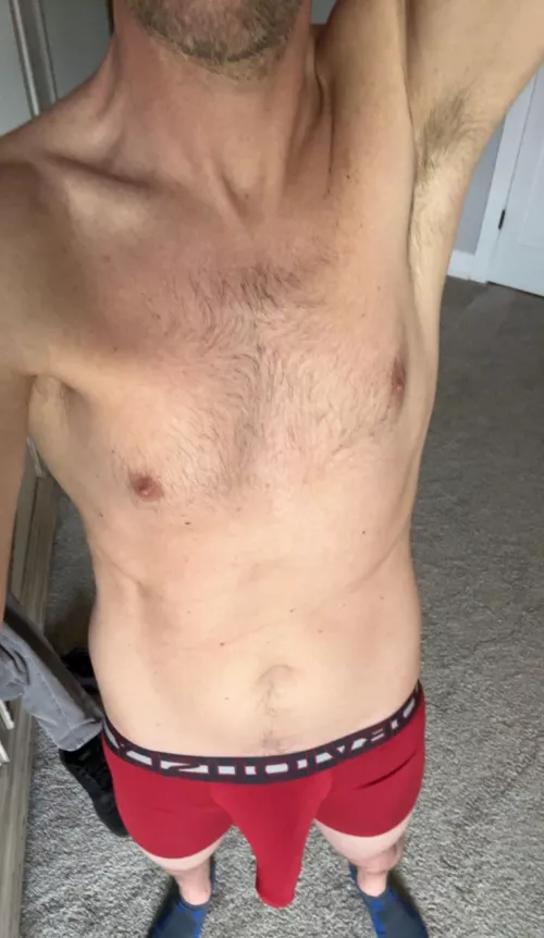 39m - Curious masc guy into younger, fit guys. Who likes the new undies? 😋😏