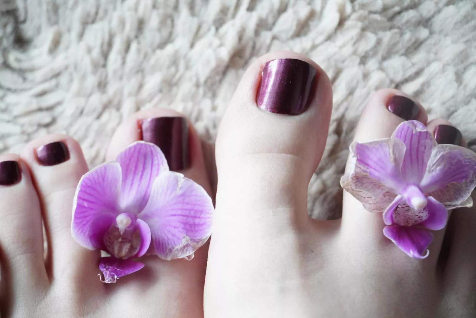 Best way to wake up - to a closeup of my cute toes ❤️