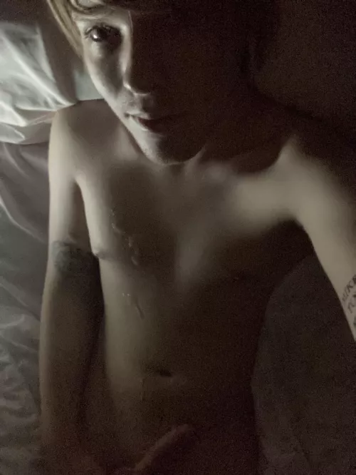 Can I be your personal cumslut 🥰