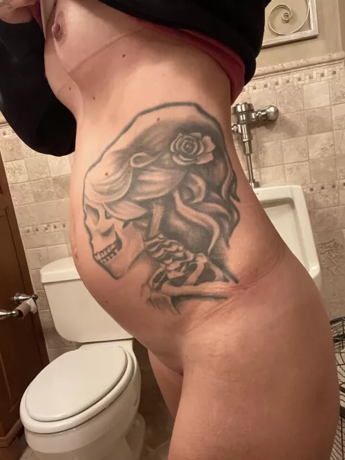 Don’t want to work at all today, spoil me so I can relax 💤