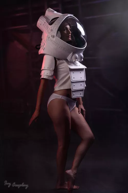 Ellen Ripley from the movie Alien, the cosplayer is me (Ivy Cosplay)
