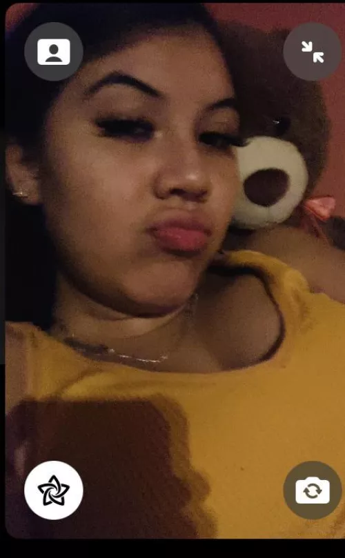 Facetime shows?? anyone down lmk if interested NO MEET UPS!