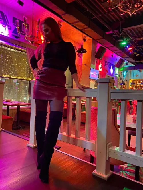 Hot girl red skirt🍒