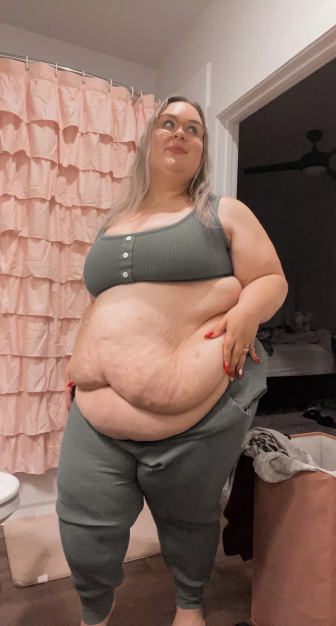 I ❤️ my double belly, hangs low enough to cover my 🐱