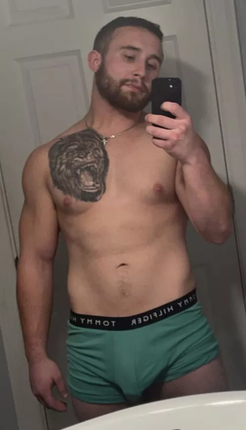 It’s so tight in there.. why don’t you let it out to play? 😈