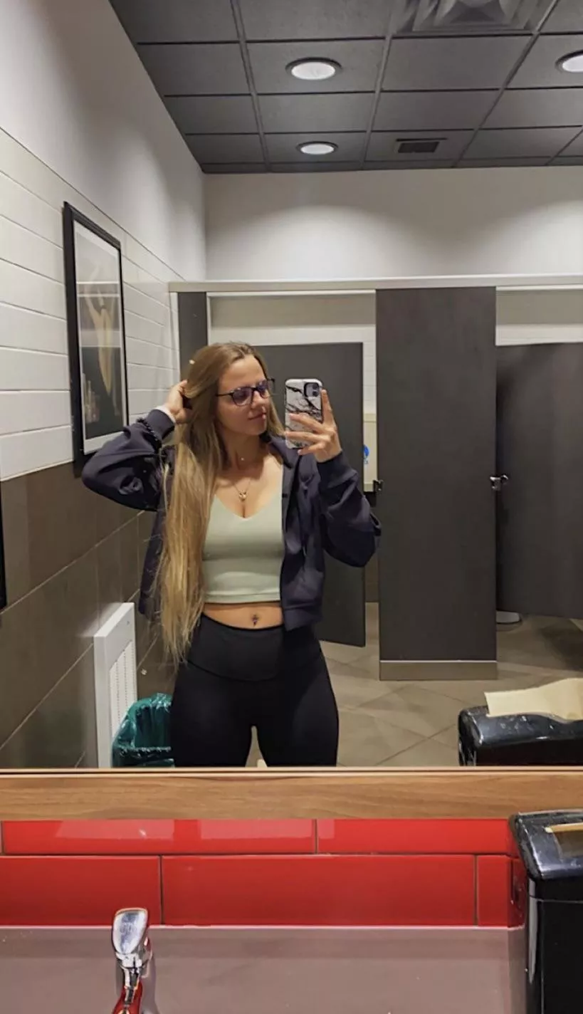 Love how this pair fits me