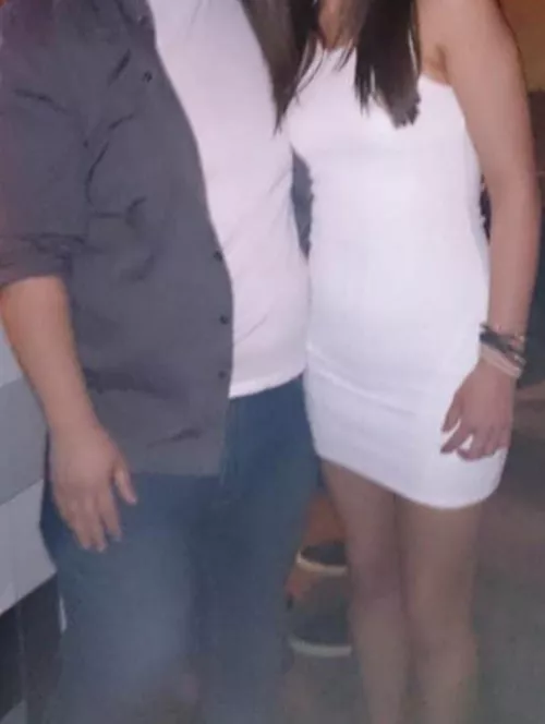 M(34)4F/FM. Male half of a couple here, away for work at the moment so super horny! Have a few pics to swap but maybe be more for guys who enjoy others jerking off over the missus 😉Not looking for single guys. Kick and Tele is Mickster1987, or DM here