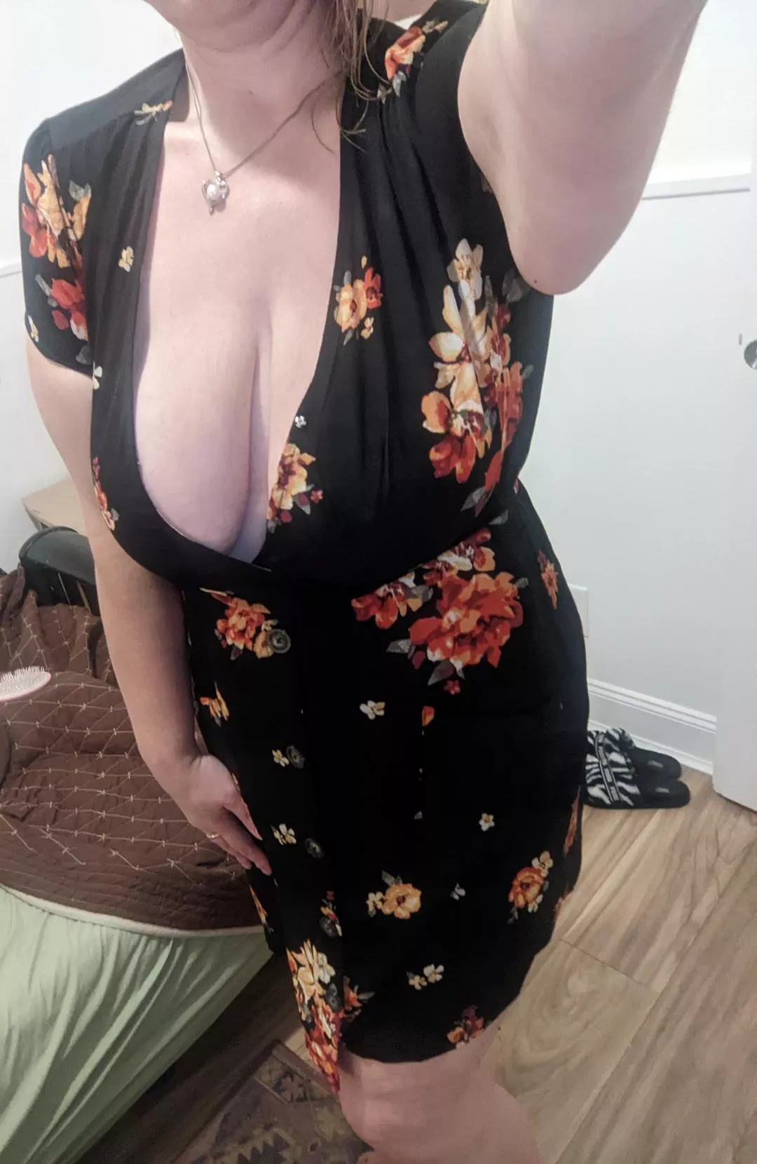 Pretty Flowered Dress🌺🌺🌺
