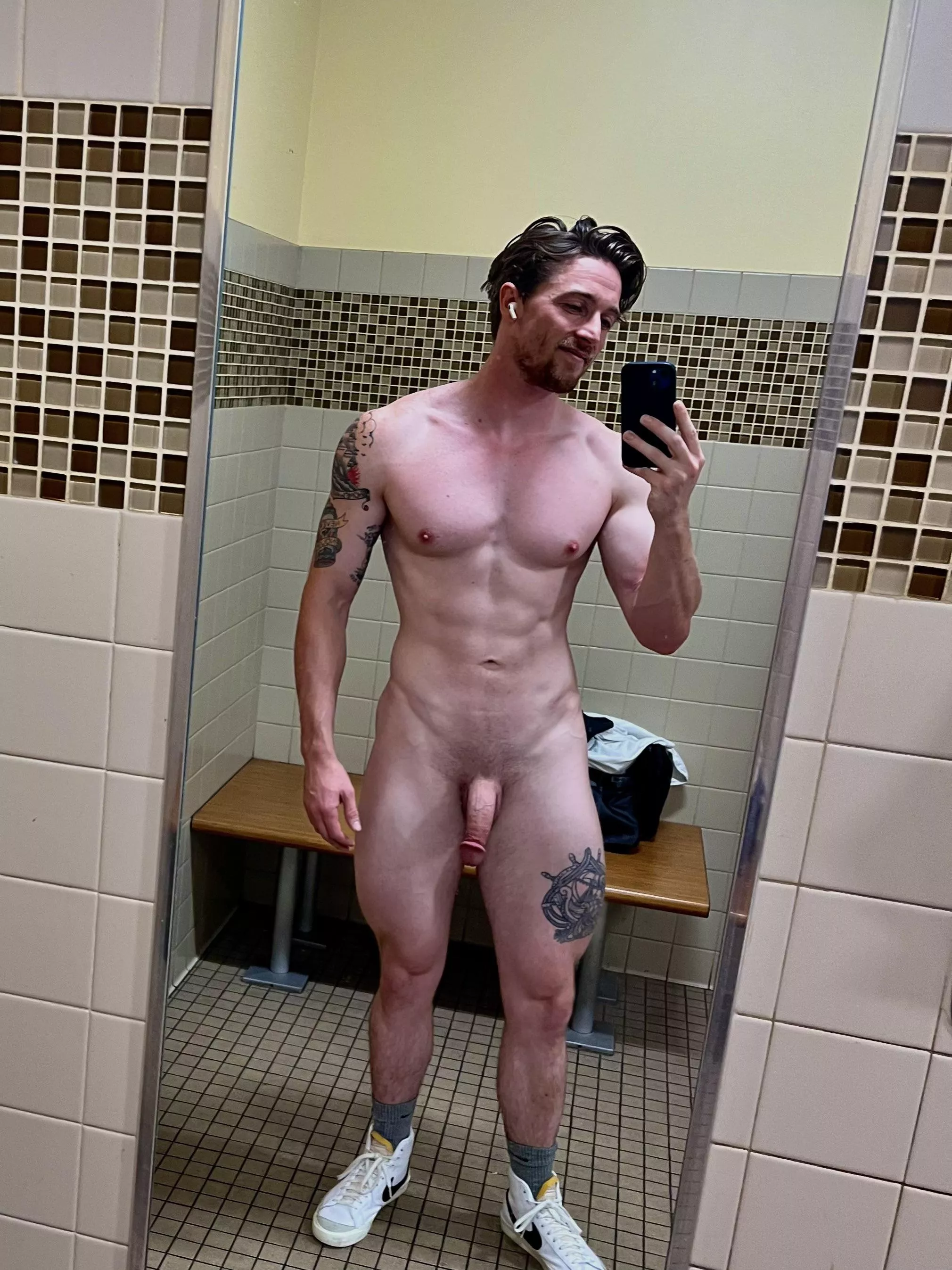 What good is a leg pump if you don’t take a picture?