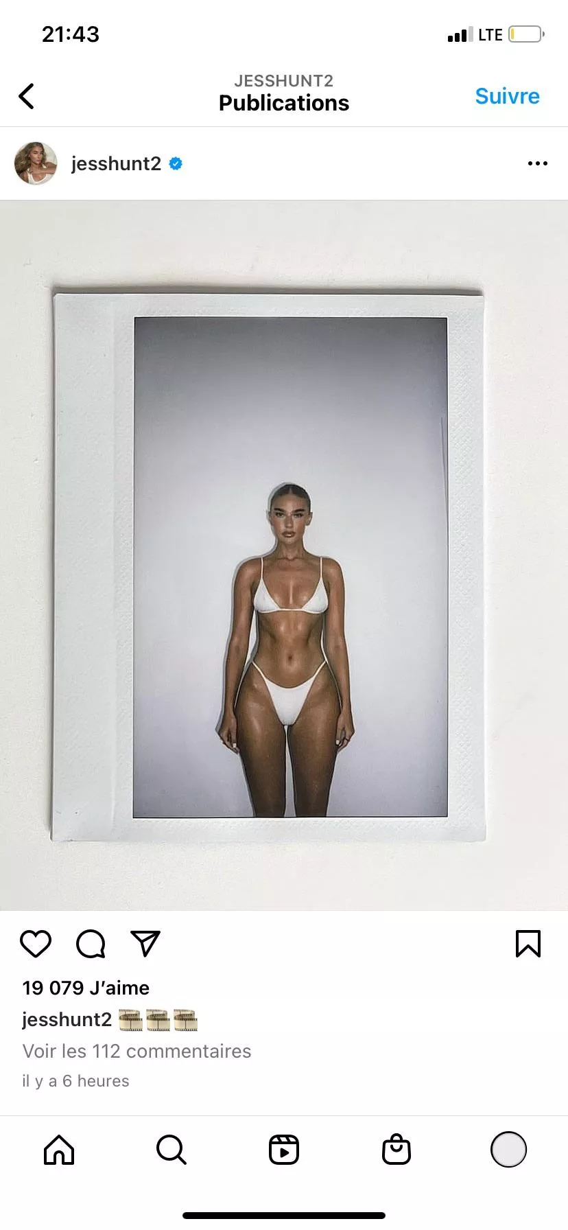 What’s her workout to have abs like that ( + gorgeous body )