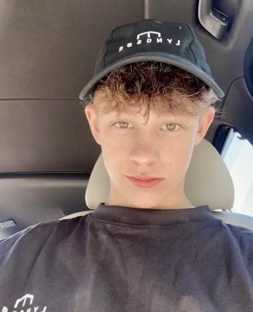 when you realize your Uber driver is crazy and on the verge of road rage but you still have 4 miles to go 😬