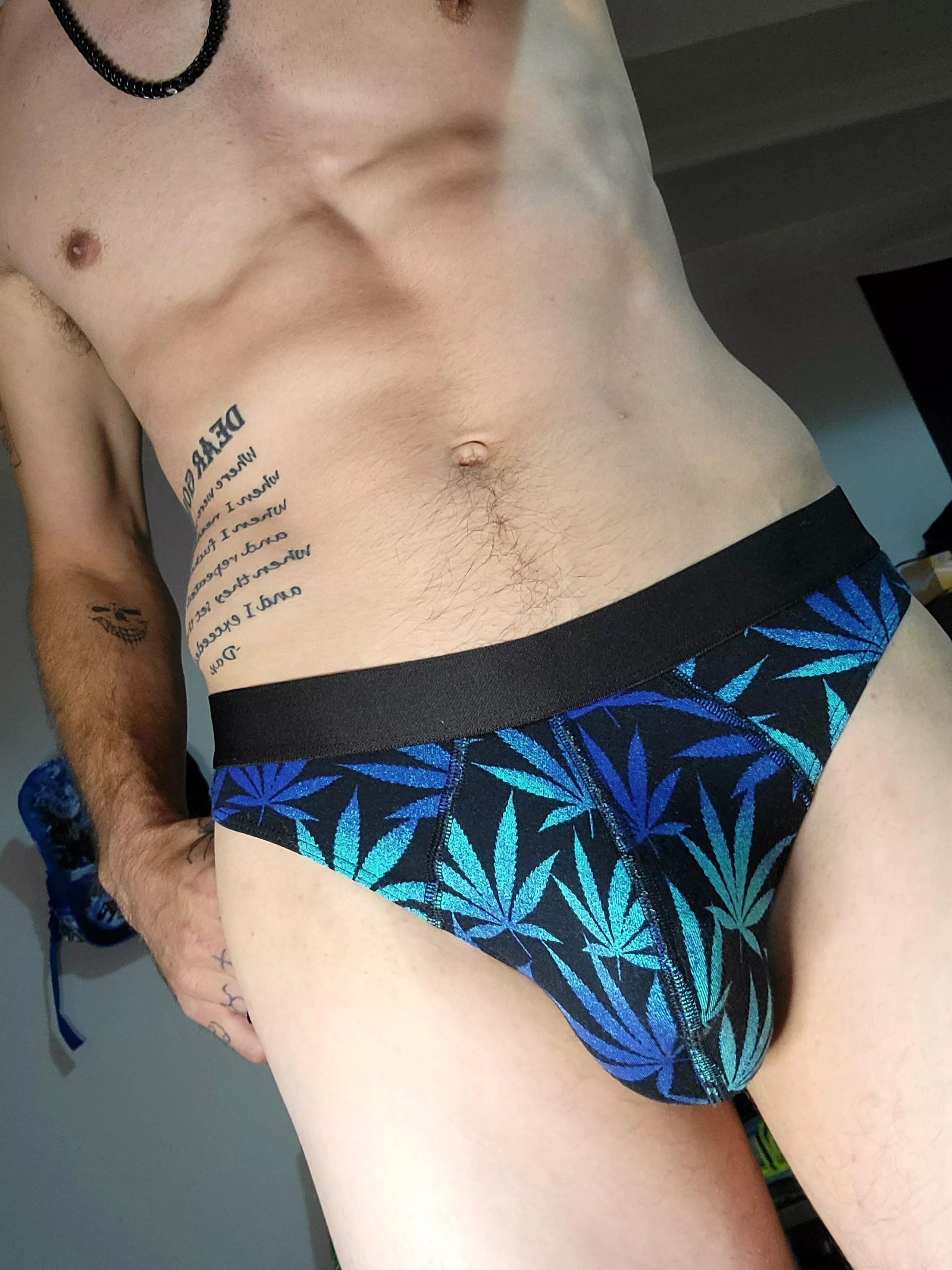 15% off to the next 9 subs🔥Sexting🔥Nudes🔥Videos🔥Dick Ratings🔥Femboy🔥 Worn socks and panties🔥 and so much more🥵