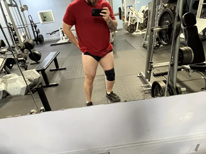 30(M)not bad for 2 knee surgeries on my right knee! Had to take a second for a pump pic.