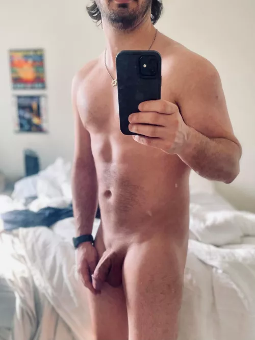 32M, 5’6, 147lbs. I like to post here to remember there’s an appreciation for short kings!