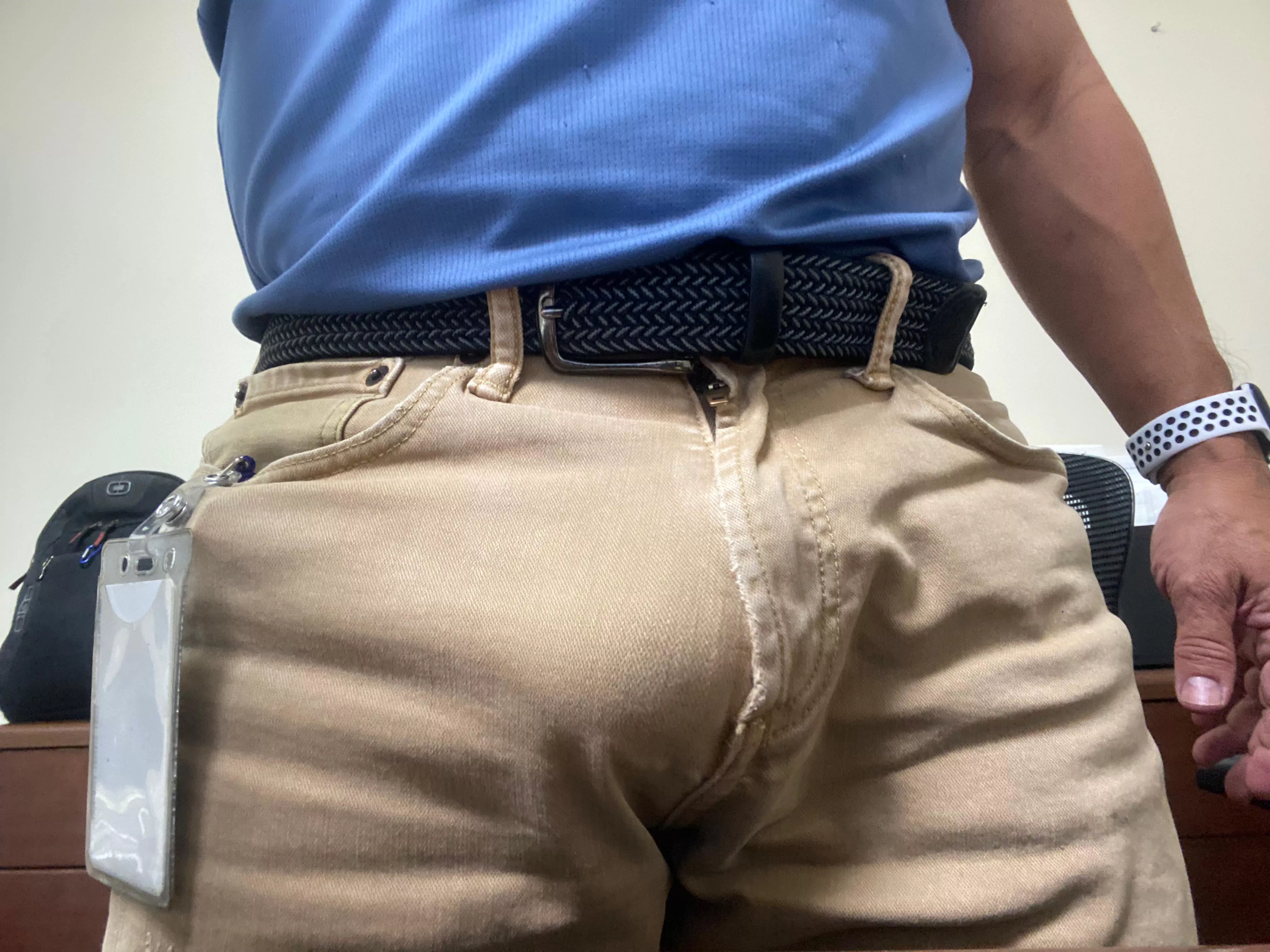 [43] It’s Casual(ly observe my bulge) Friday, bros! Ready for the weekend…