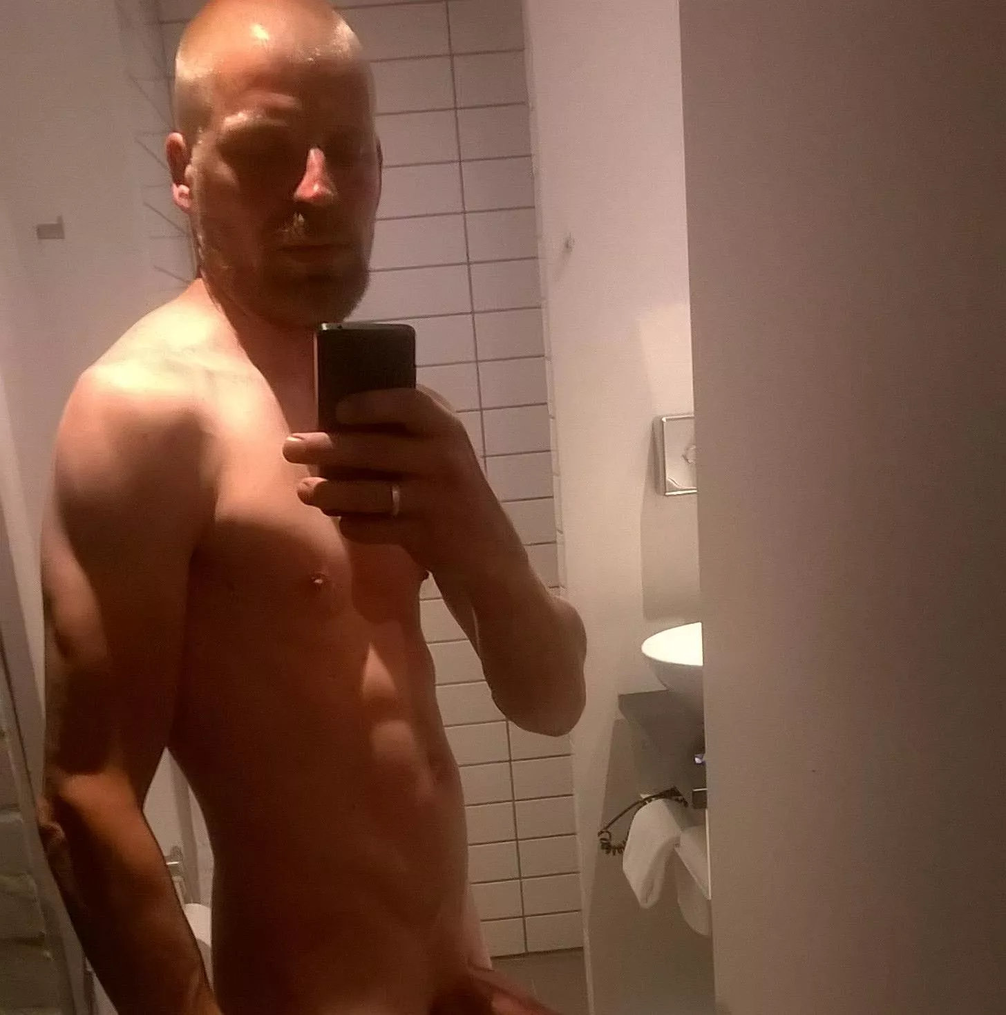 [46] Just a bold selfie