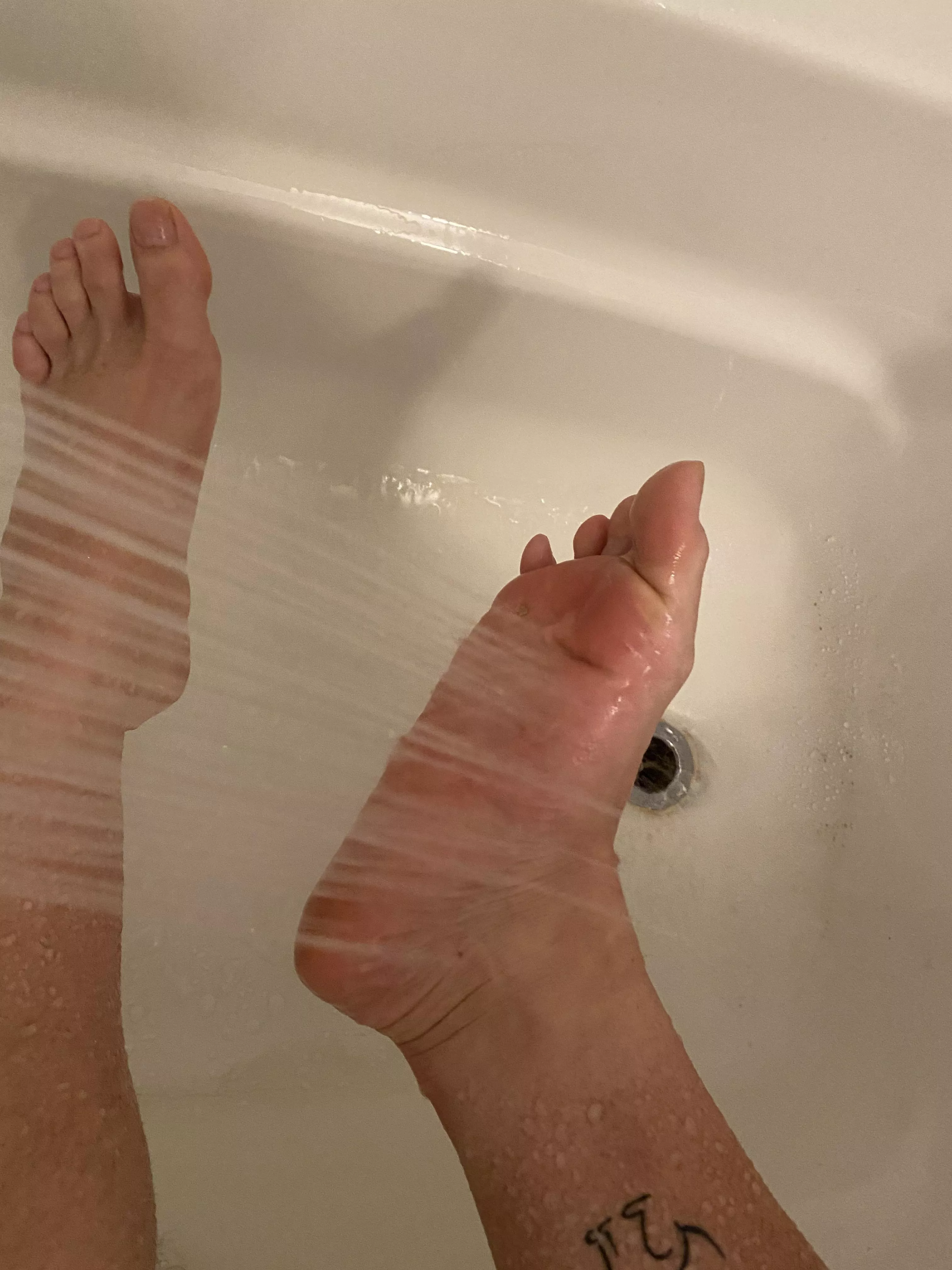 Bearing my soul showing you all my squeaky clean sole, what do you think? 😈