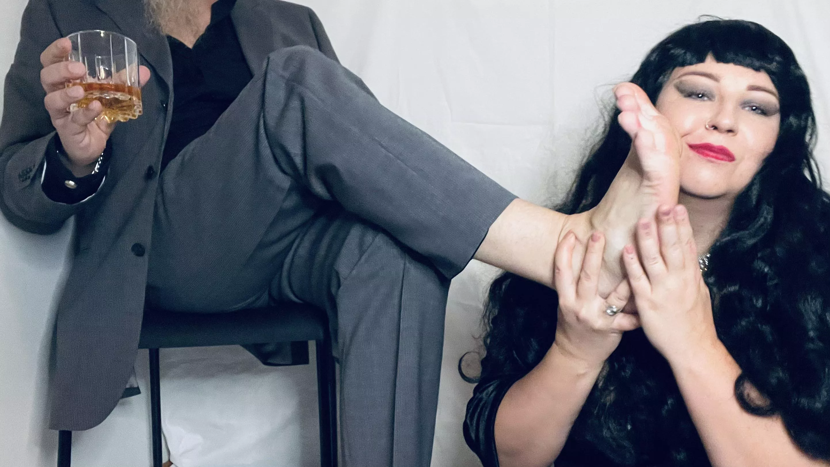 Fetish couple making non nude and nude content… check us out 💋 -25% first month