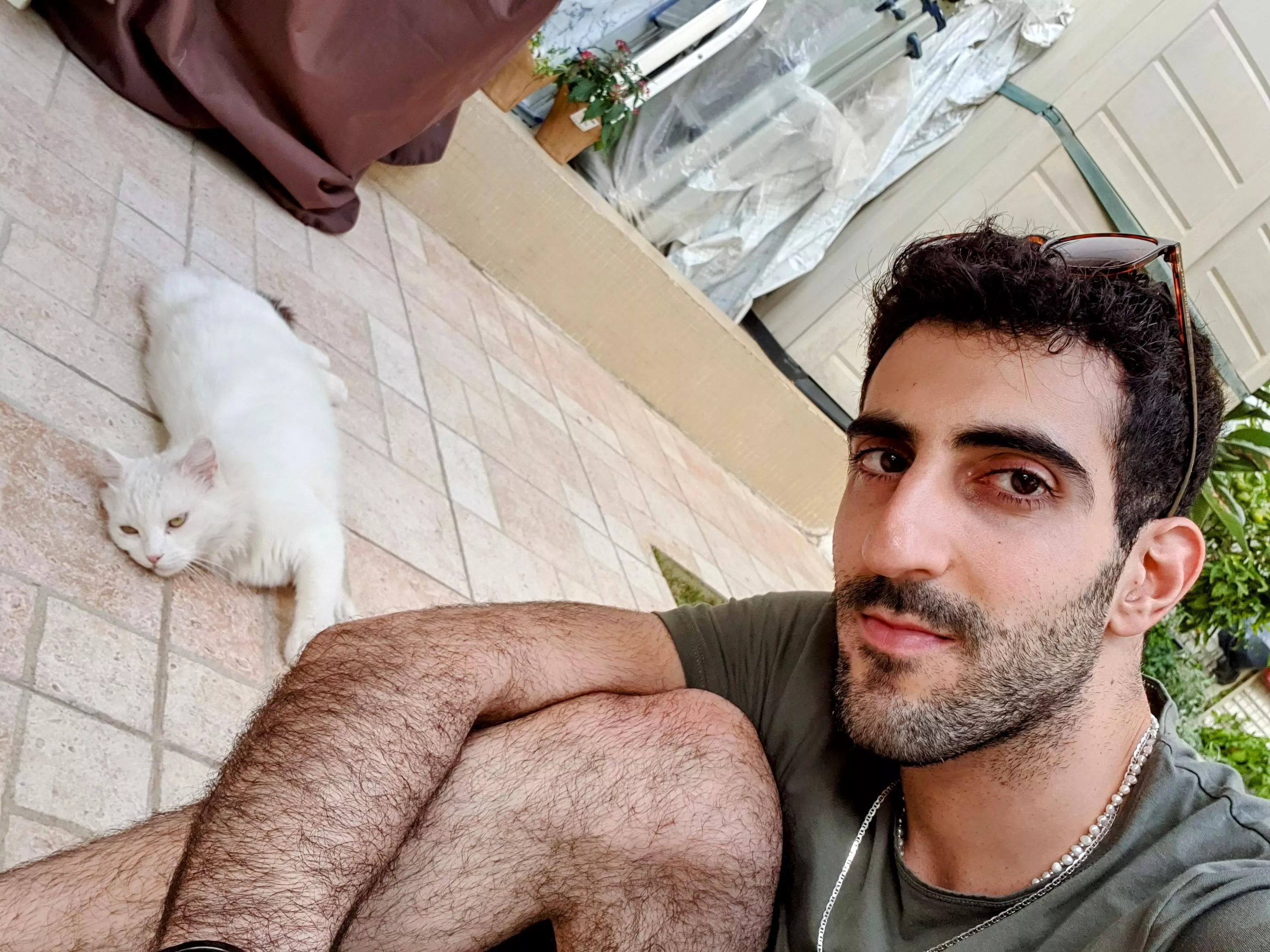 Happy Friday Gaybros 😊